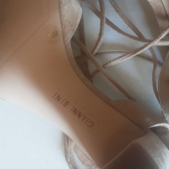 Gianni Bini Suede Strappy Chunk Heel Sandals Sz 10 M - Picture 6 of 7